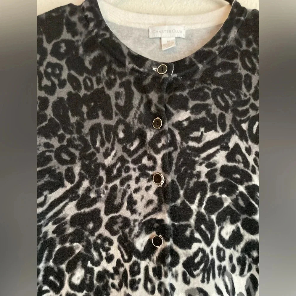 Charter Club women’s black and white cheetah print long sleeve cardigan size M - Picture 5 of 5